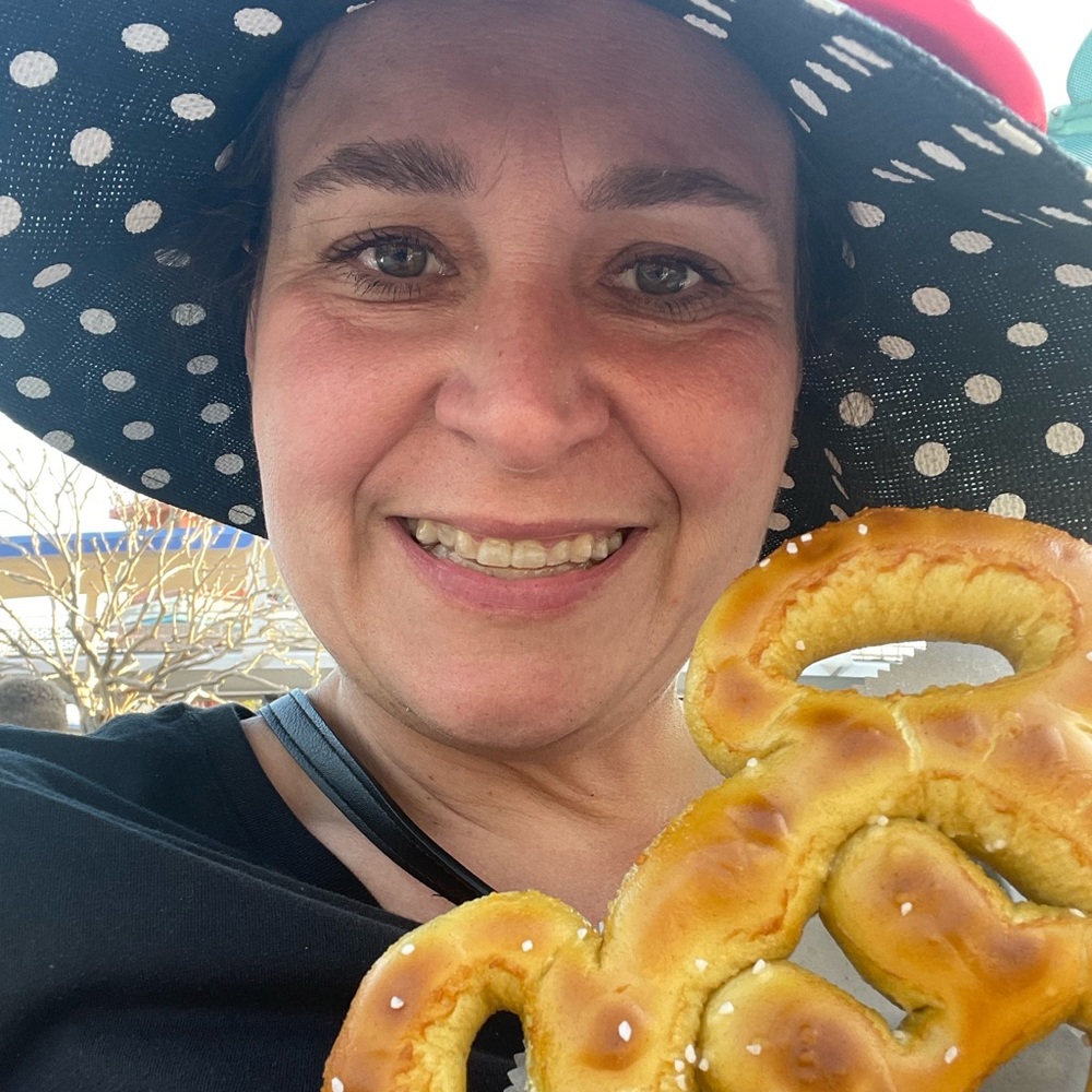 Meet your Posher, Laurie